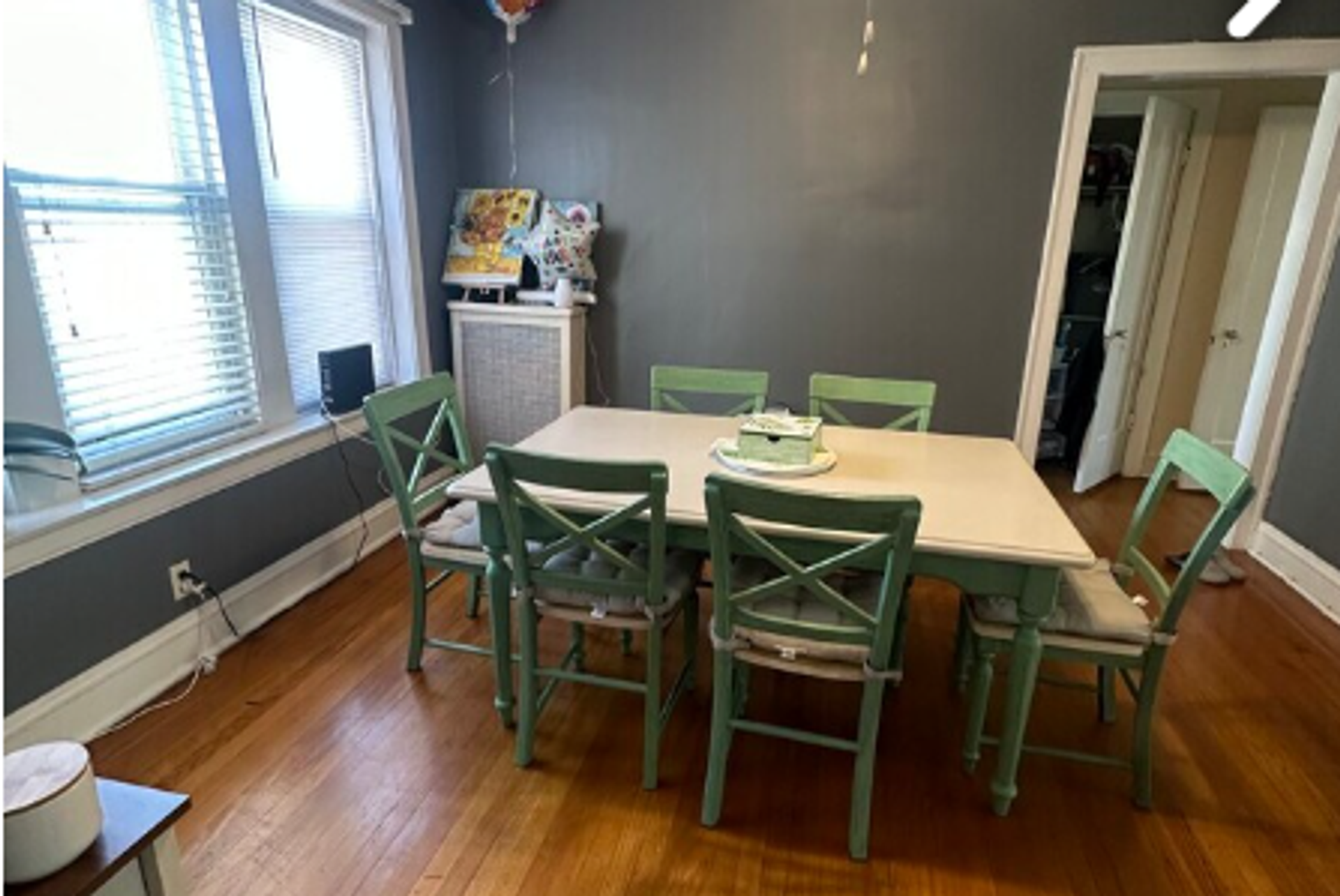 Chicago Apartment: 2416-2418 W North Shore Ave - 6701 N Artesian Ave