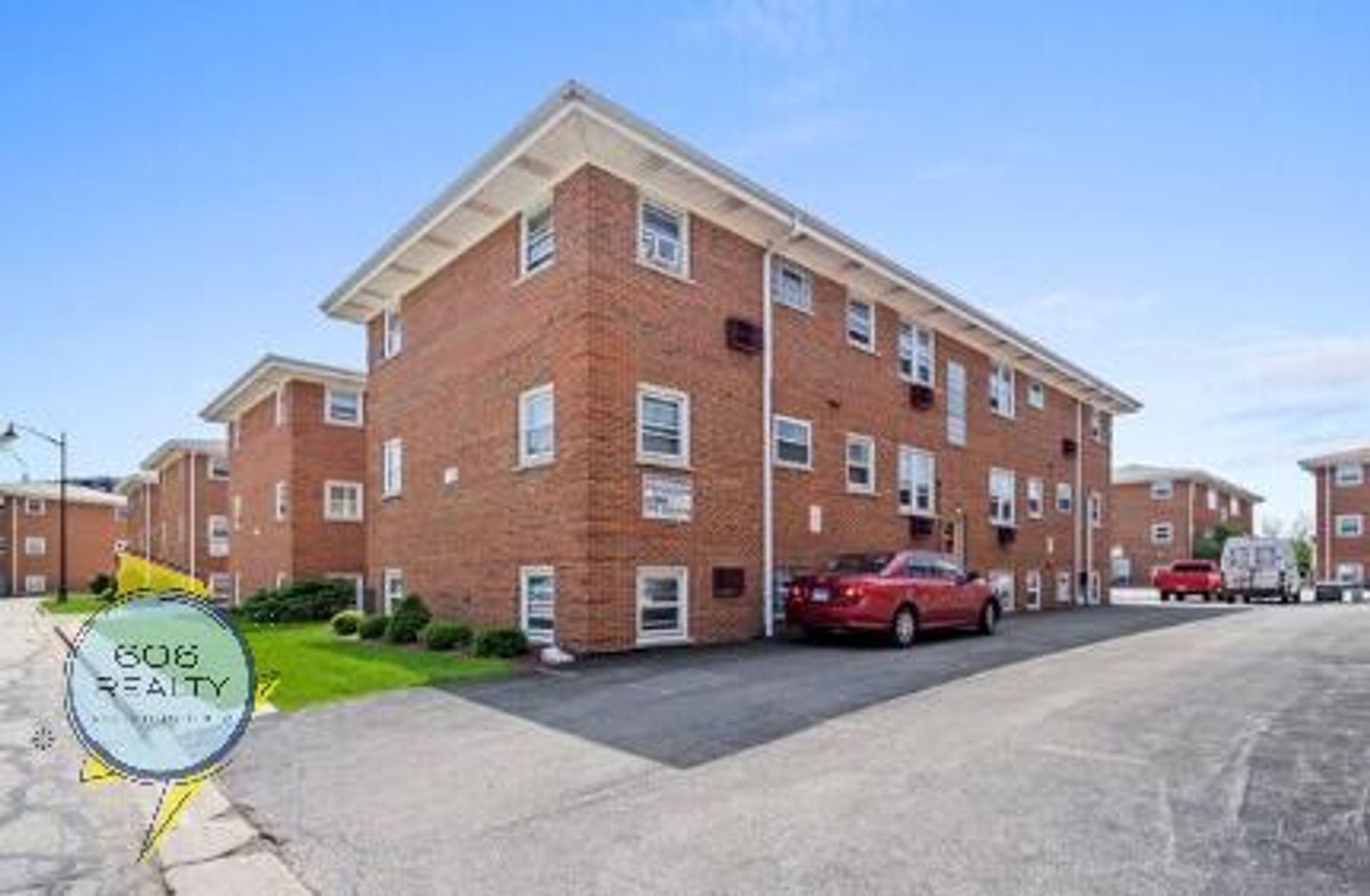 Rosemont Apartment: 9451 Maple Dr