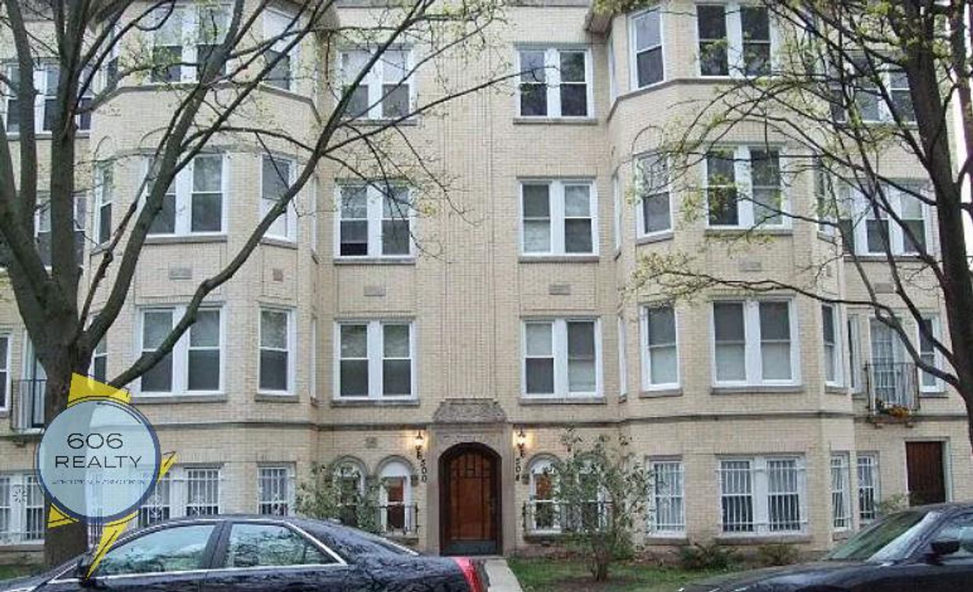 Chicago Apartment: 6500-6504 N Washtenaw Ave
