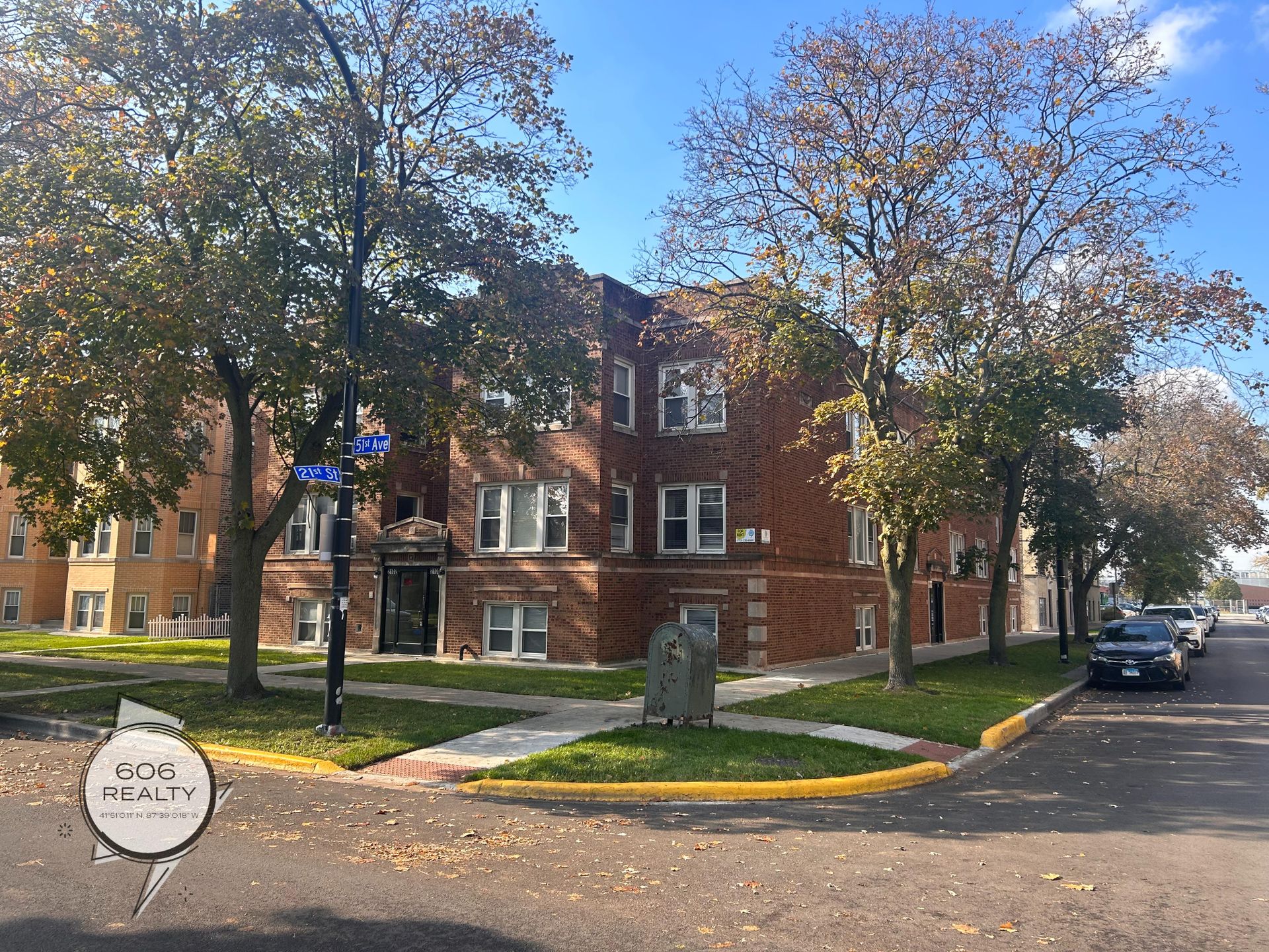 Cicero Apartment: 2100 S. 51st 02