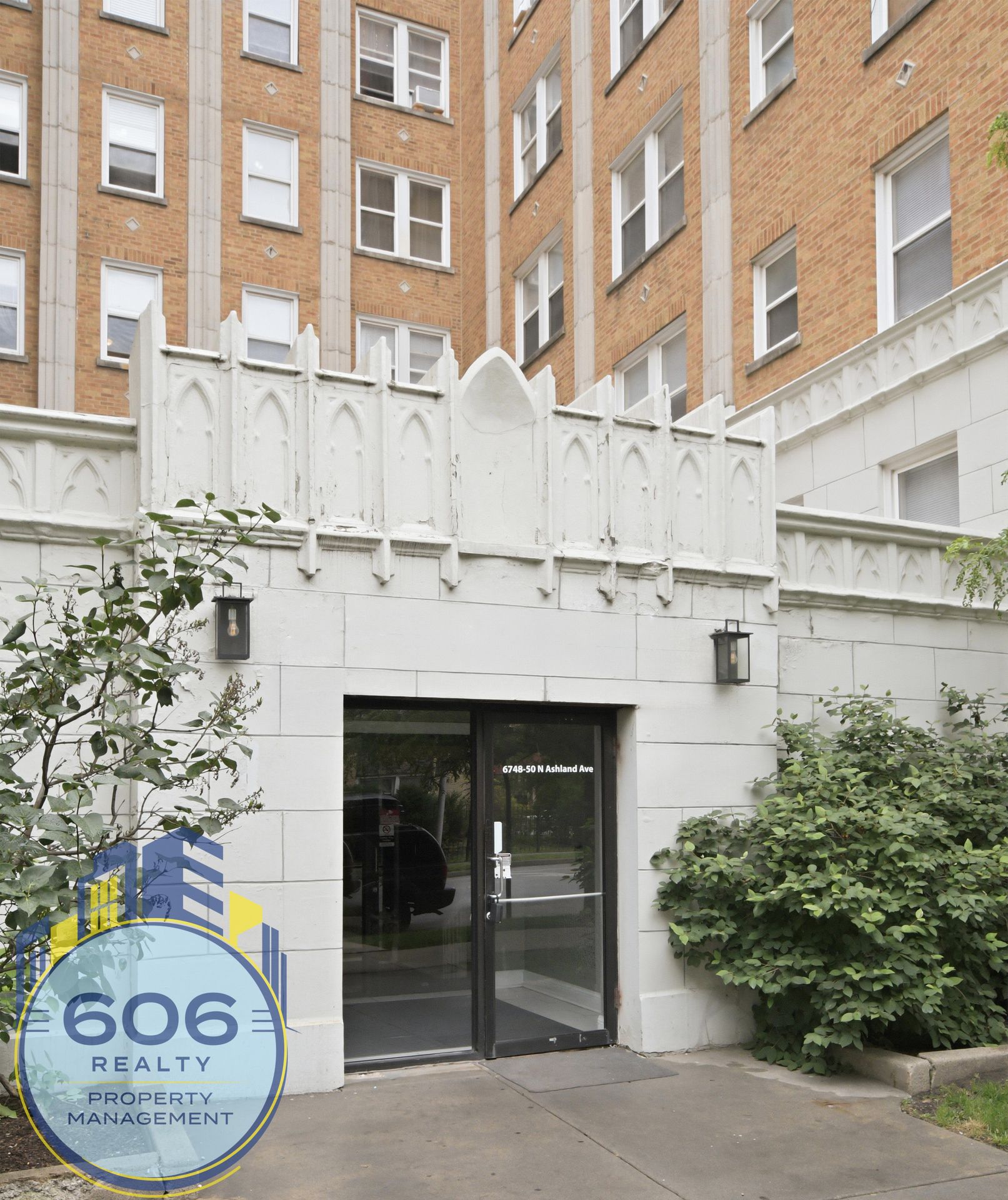 Chicago Apartment: 6748 N Ashland