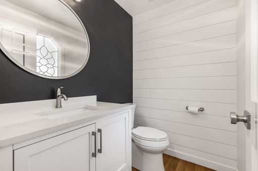 Listing photo thumbnail