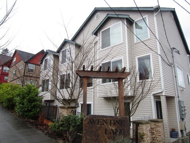 Seattle Townhome: 2420 SW Holden Street