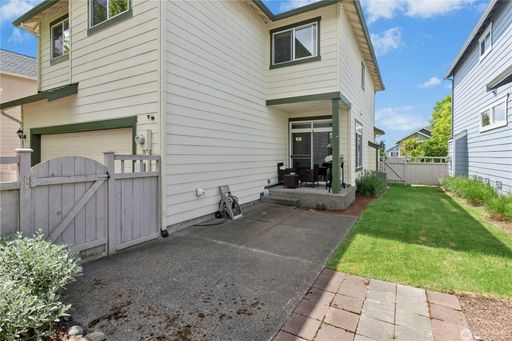 Listing photo thumbnail