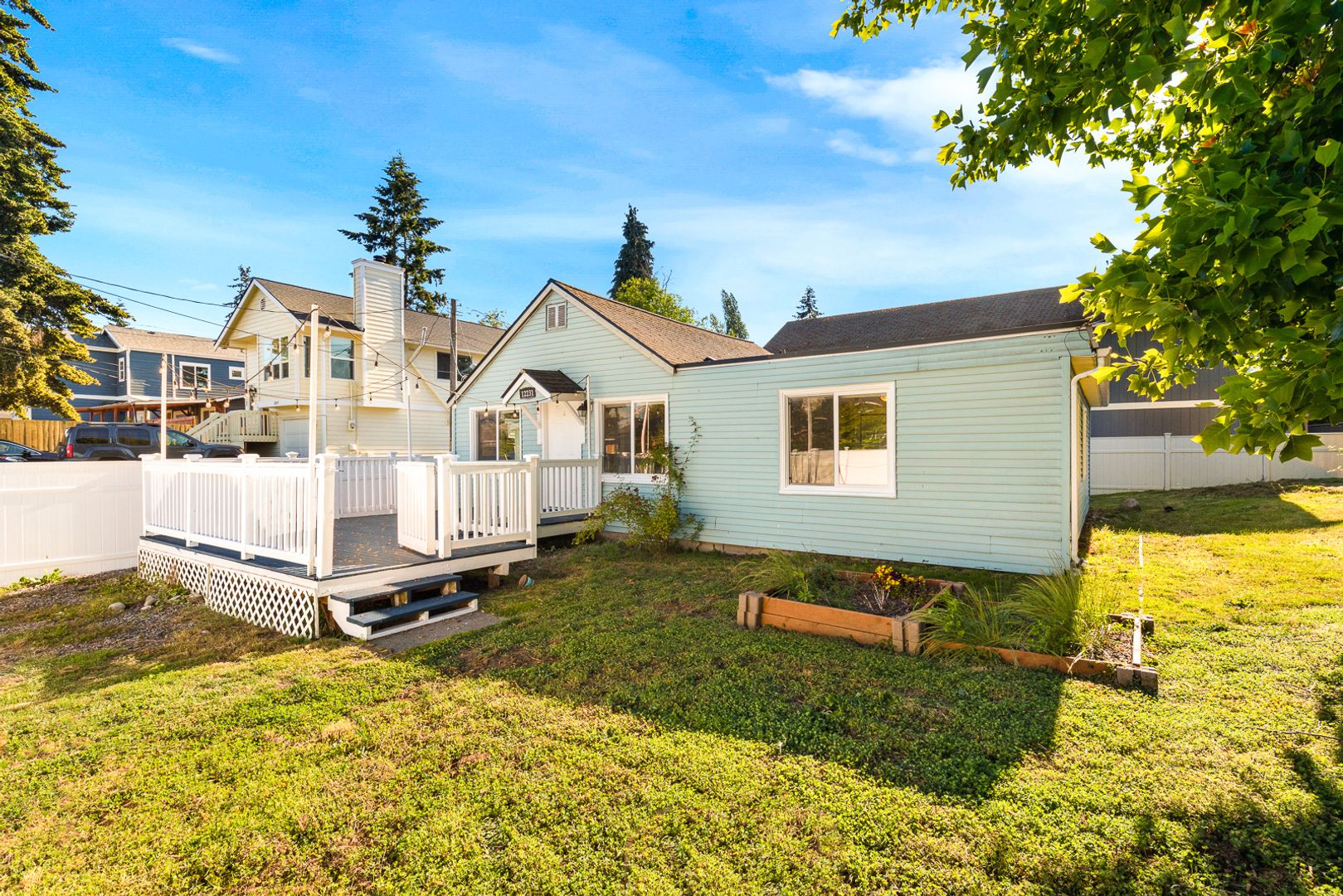 Seattle House: 12231 1st Ave SW