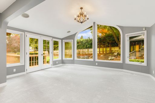 Listing photo thumbnail
