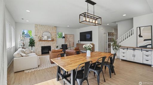 Listing photo thumbnail