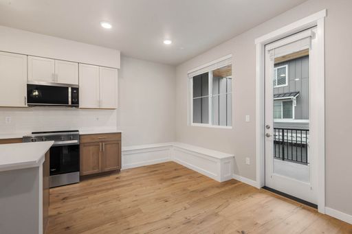 Listing photo thumbnail