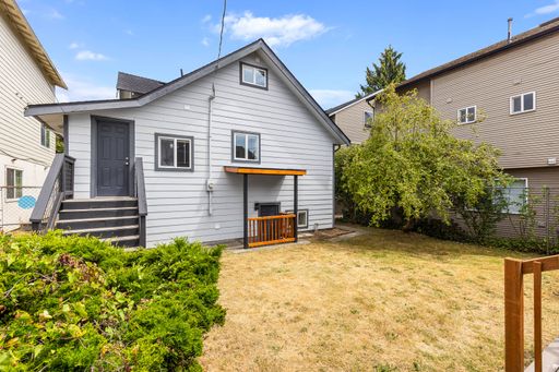 Listing photo thumbnail