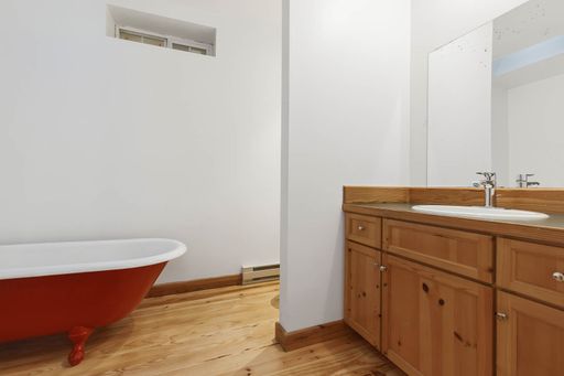 Listing photo thumbnail