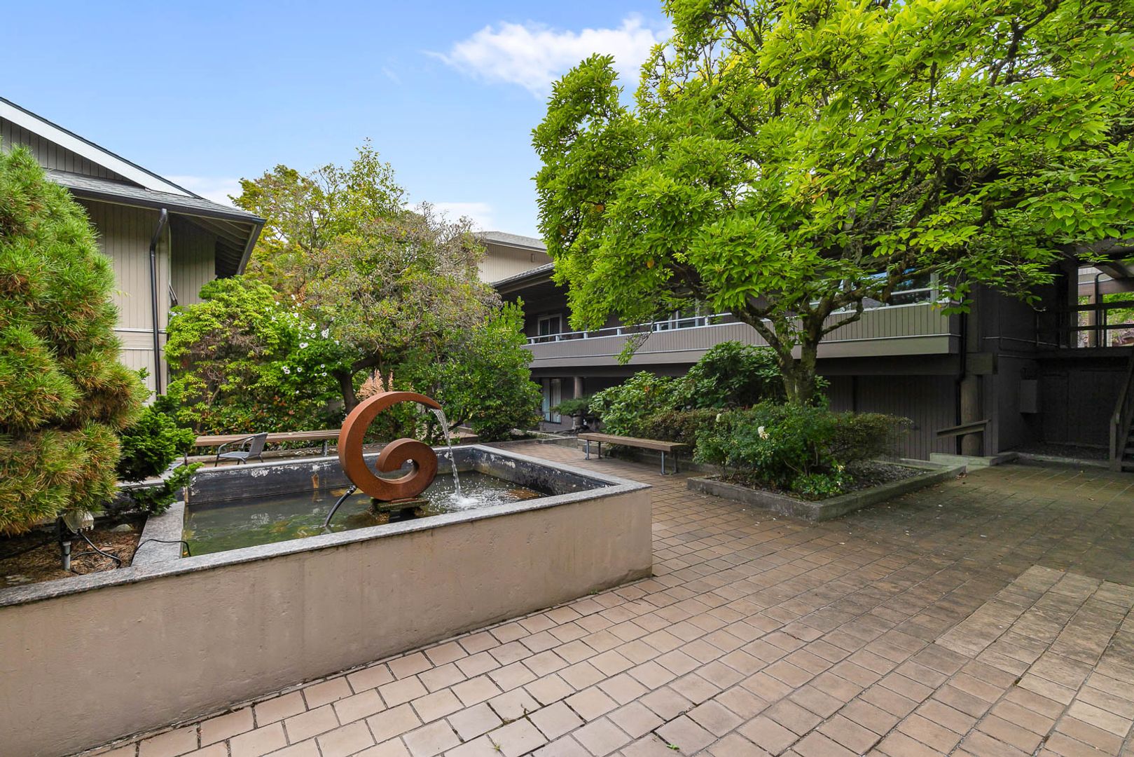 860 100th Ave NE Unit 39, Bellevue, WA photo 3