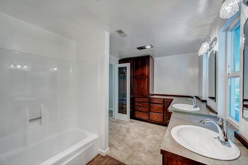 Listing photo thumbnail