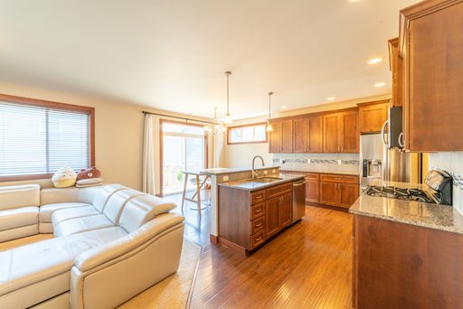 Listing photo thumbnail