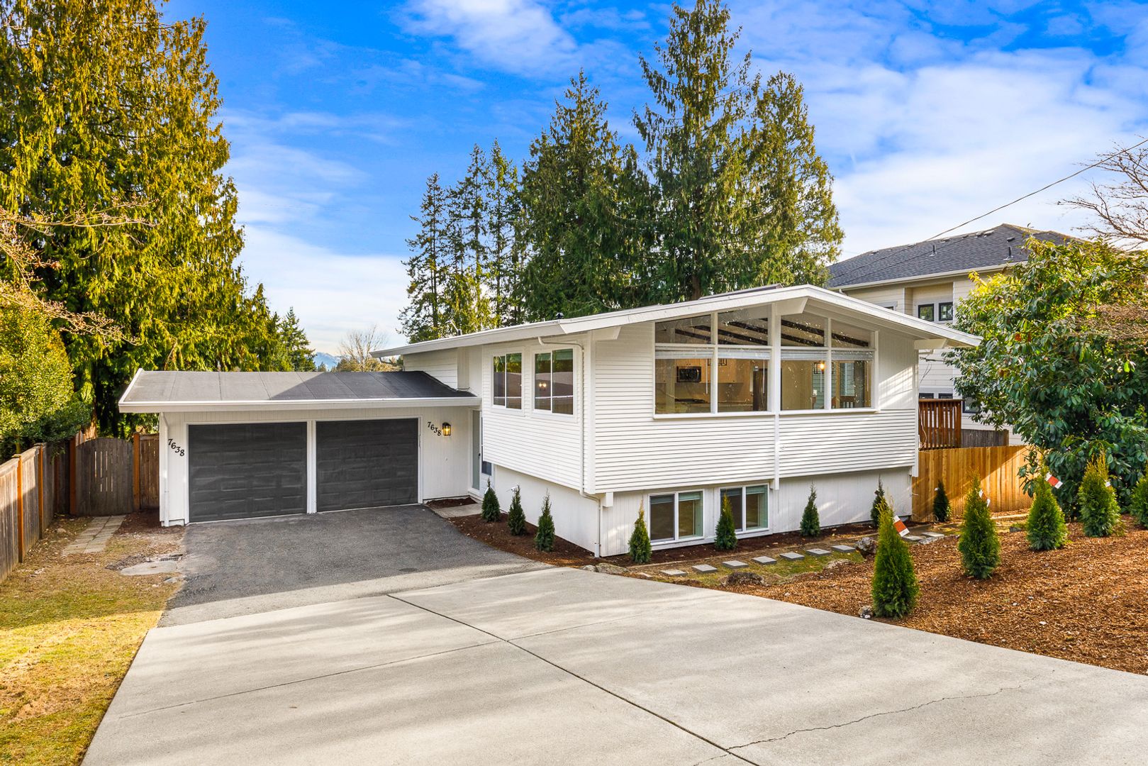 Redmond House: 7638 139th Pl NE