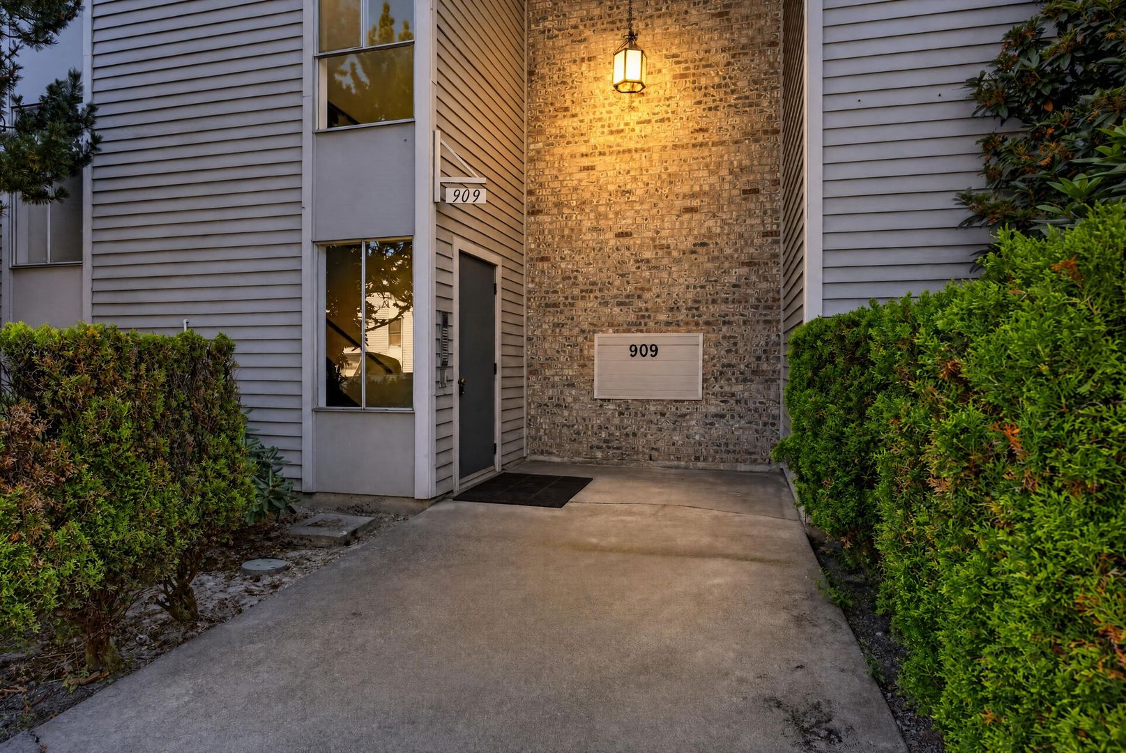 Seattle Apartment: 909 SW Holden St