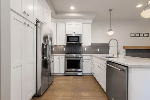 Listing photo thumbnail