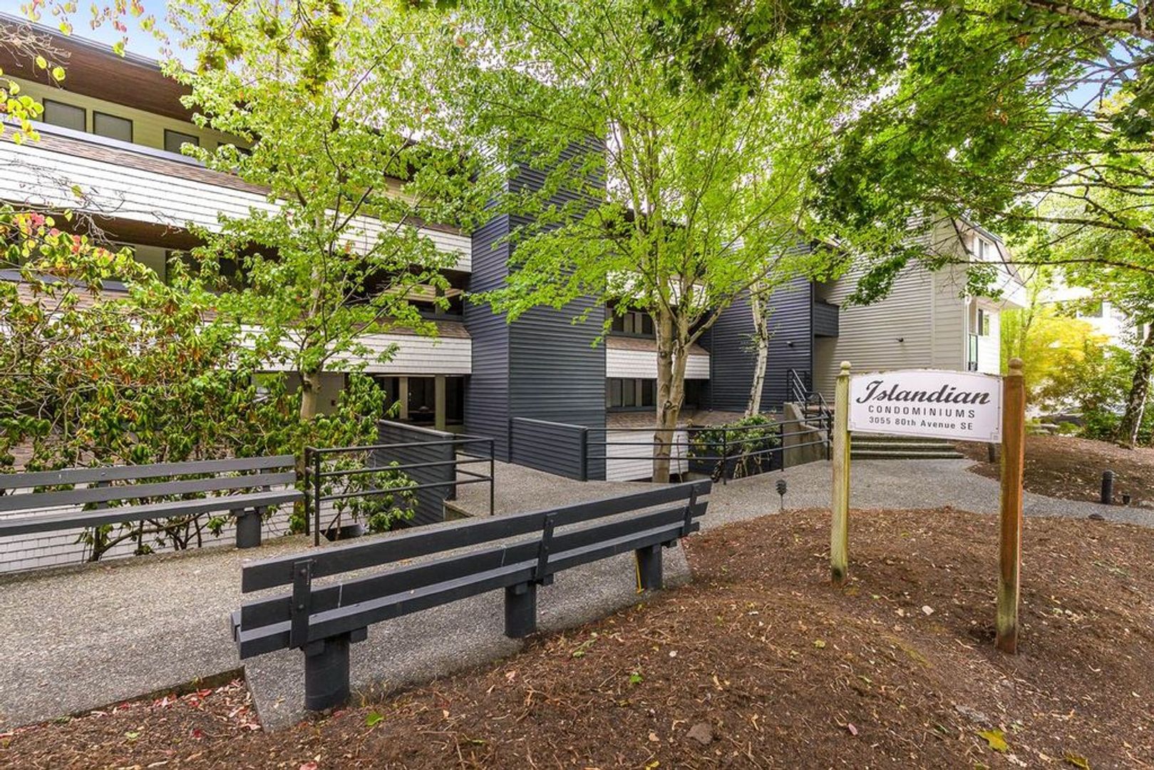 Mercer Island Condo: 3055 80TH AVE SE