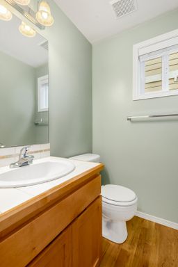 Listing photo thumbnail