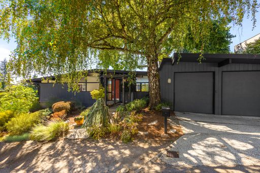 3515 72nd Avenue Southeast, Mercer Island, WA 98040-3329