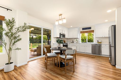 Listing photo thumbnail