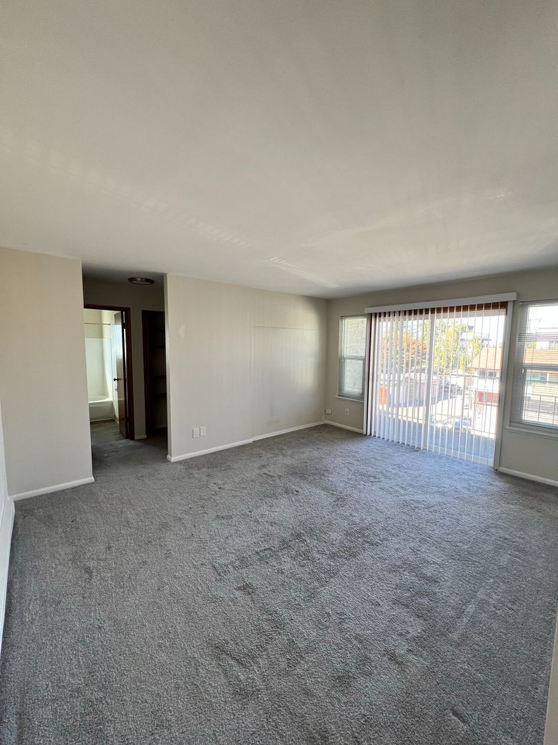 2235 California Ave SW, Unit 306, Seattle, WA 98116 photo 2