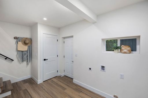 Listing photo thumbnail