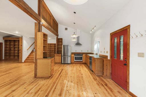Listing photo thumbnail