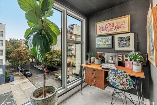 Listing photo thumbnail