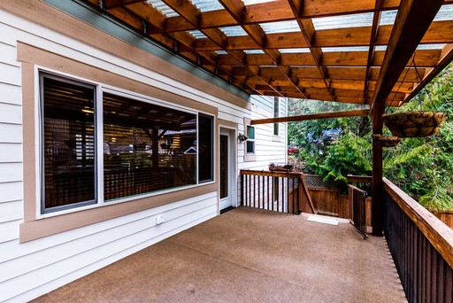 Listing photo thumbnail