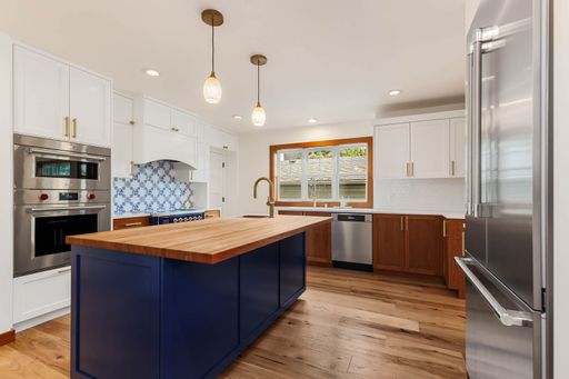 Listing photo thumbnail