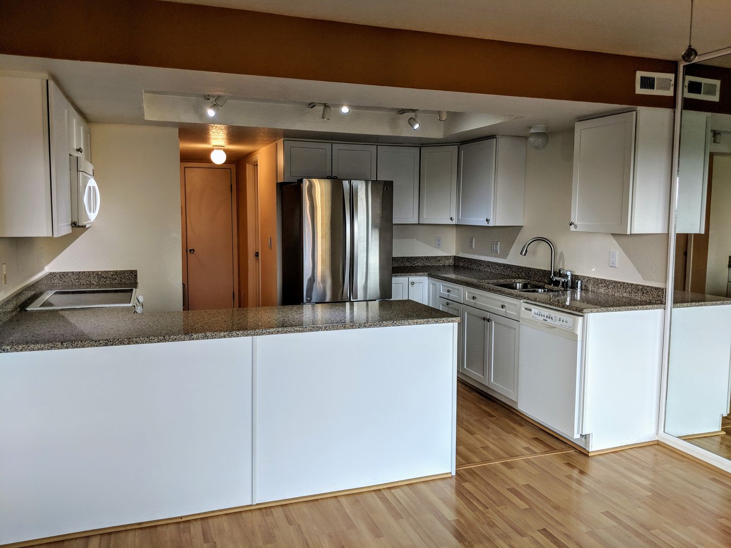 11640 100th Ave NE Unit 303, Kirkland, WA photo 5