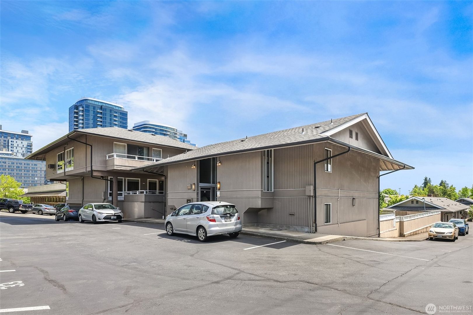 Bellevue Condo: 932 100th Ave NE