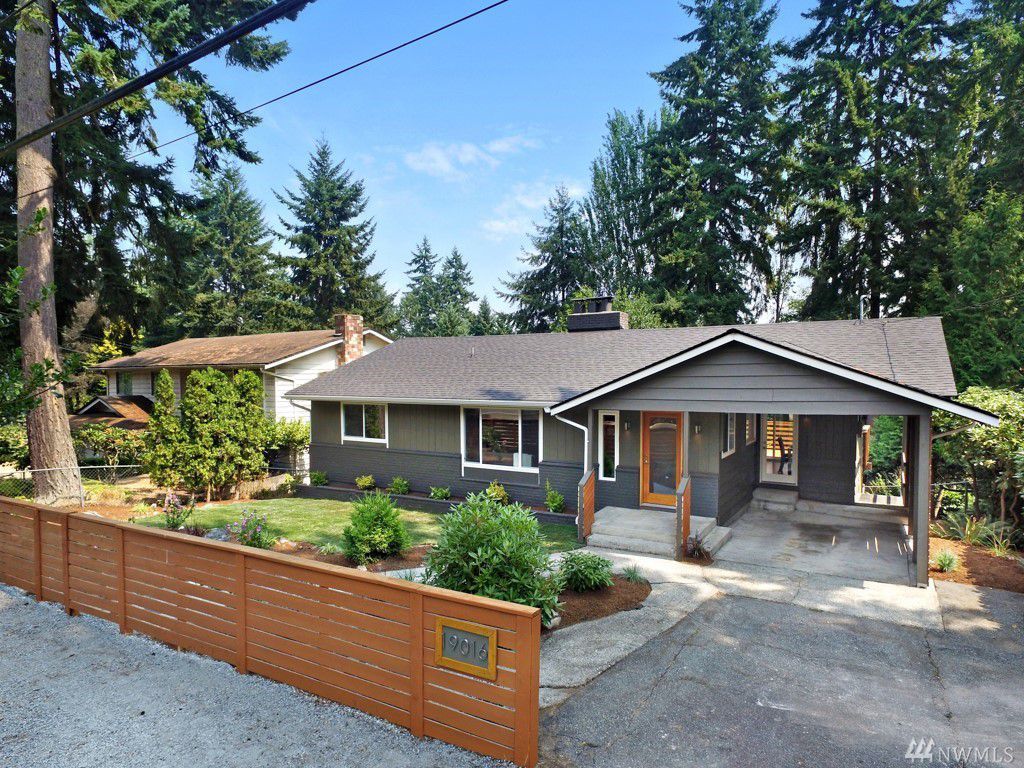 Shoreline House: 19016 Firlands Way N