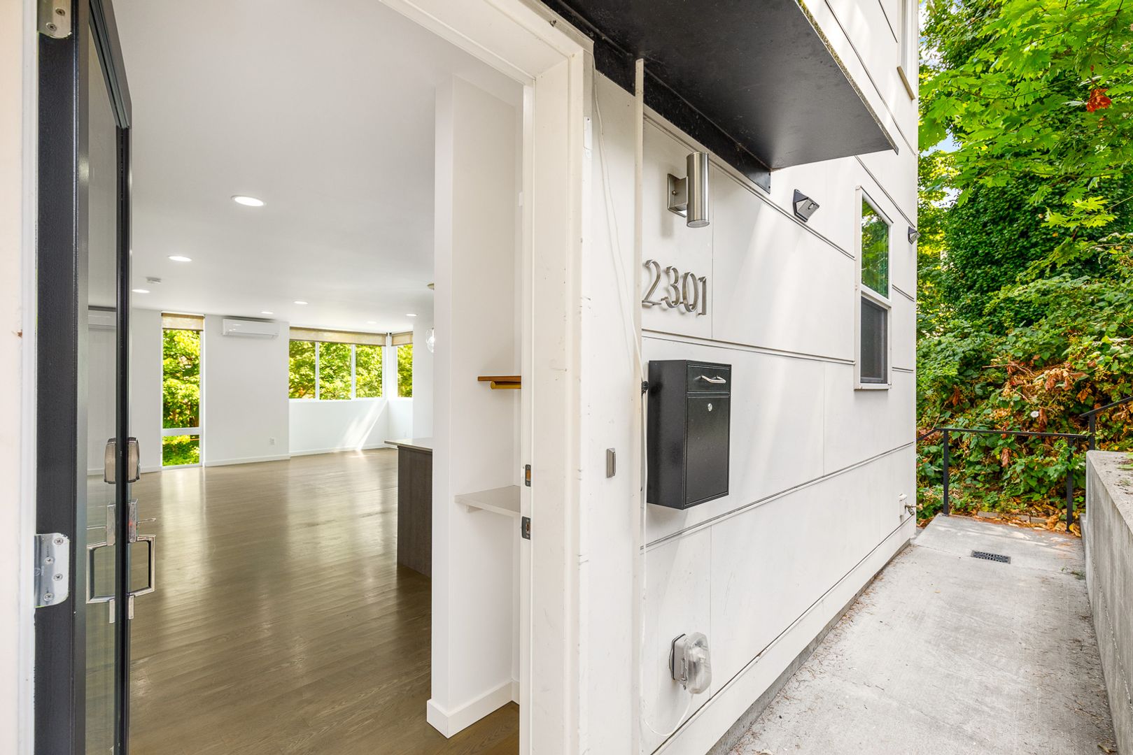 Seattle Townhome: 2301 23rd Ave W.