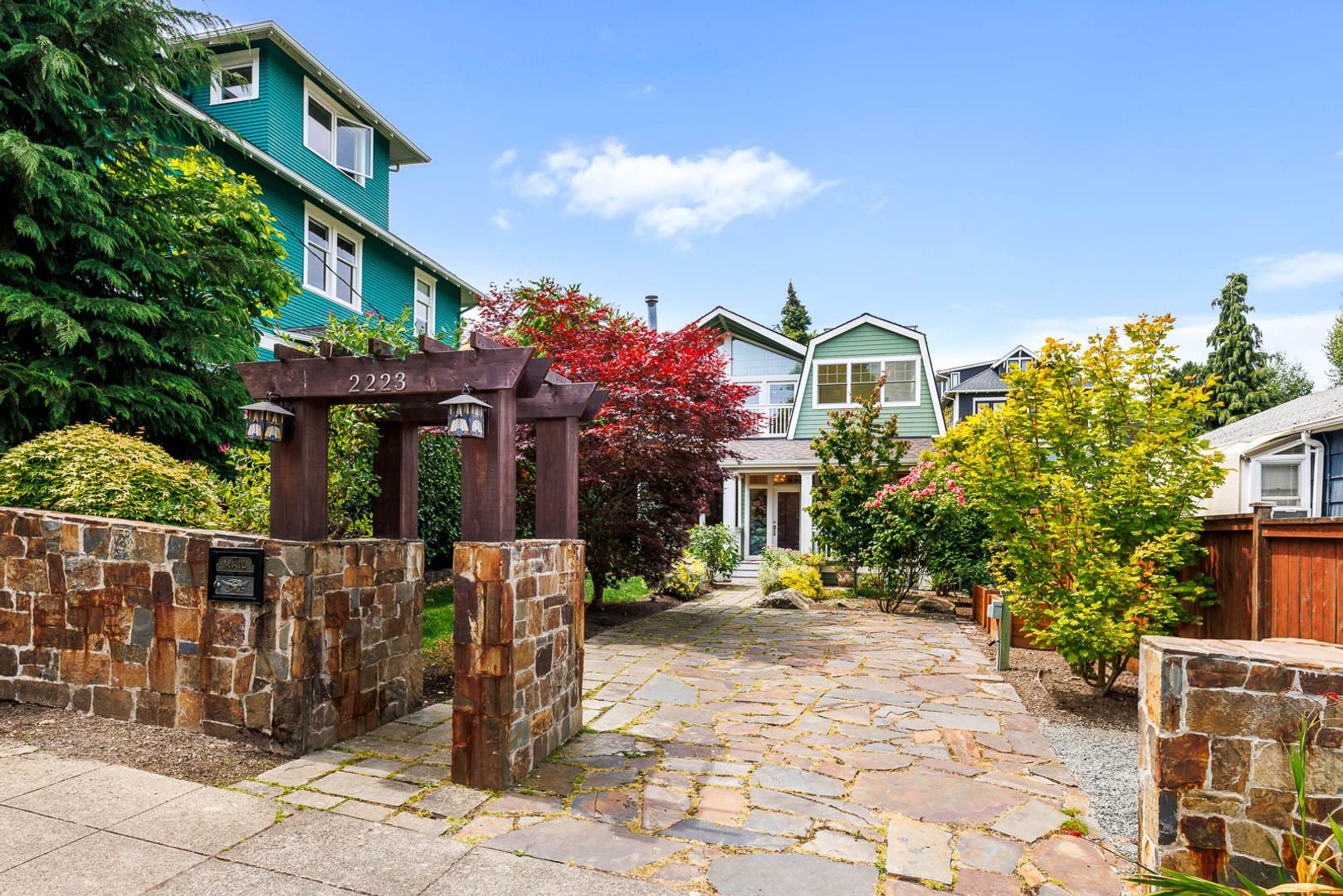 Seattle House: 2223 11th Ave E