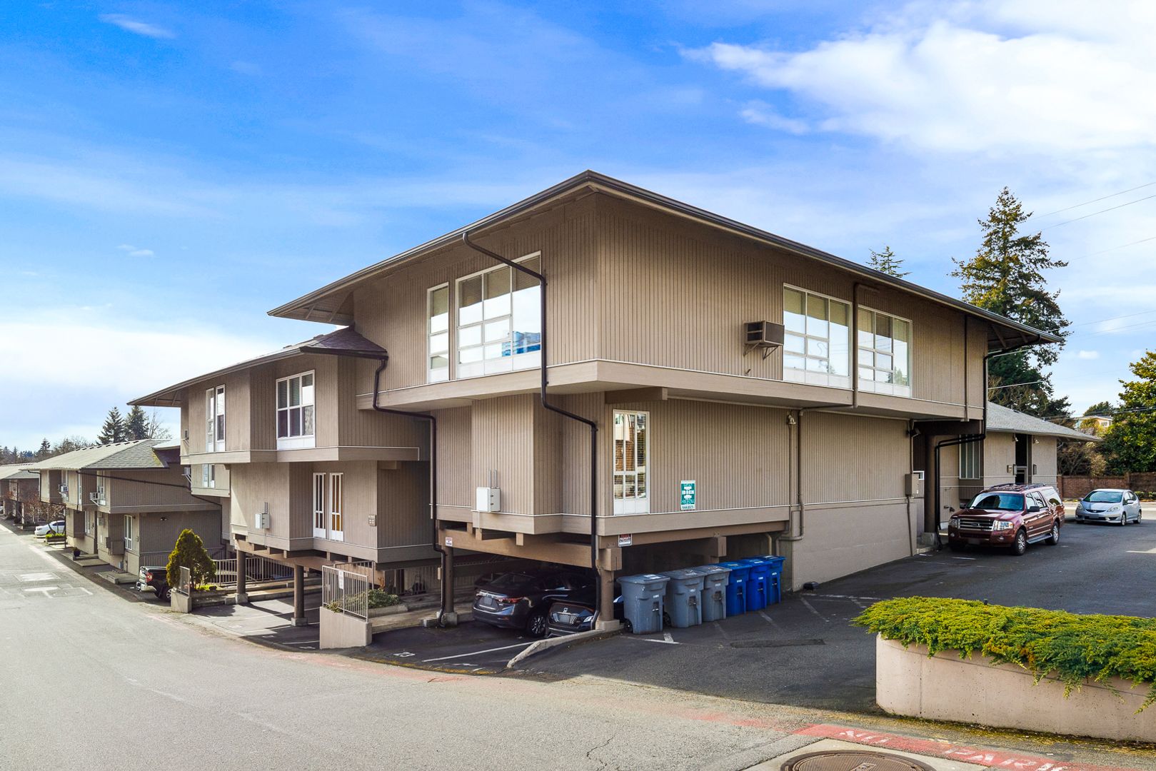 Bellevue Condo: 942 100th Ave NE