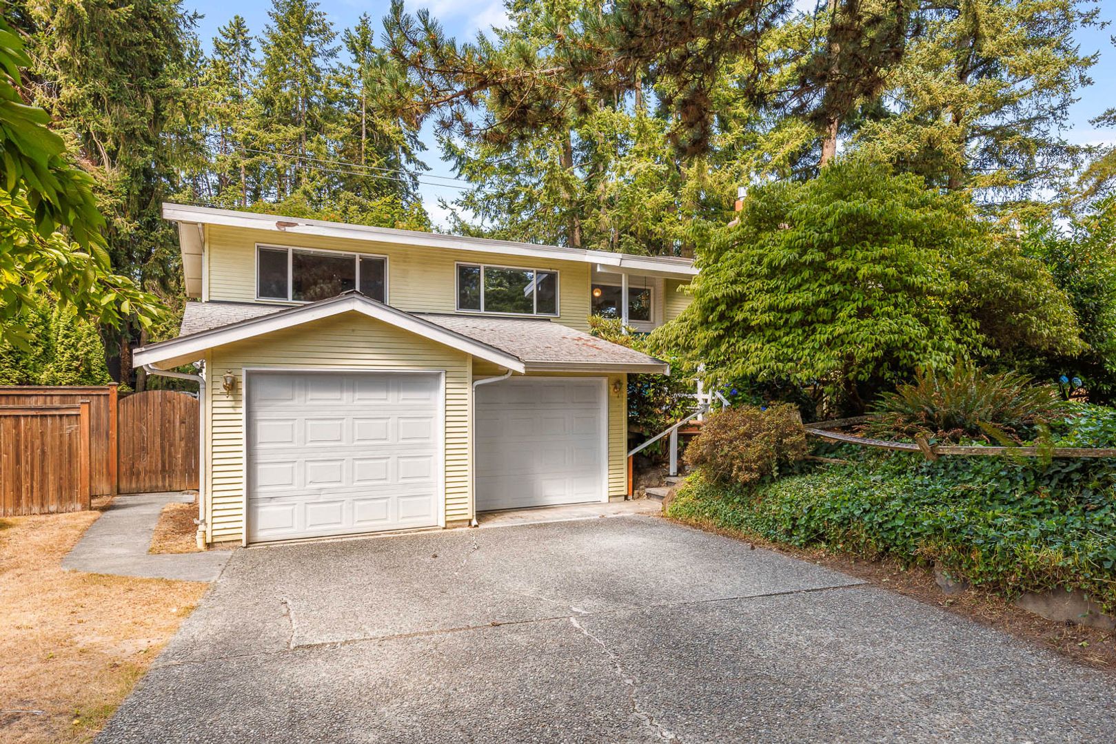 Redmond House: 14006 NE 62nd St