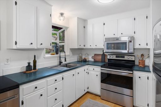 Listing photo thumbnail