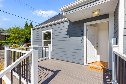 Listing photo thumbnail