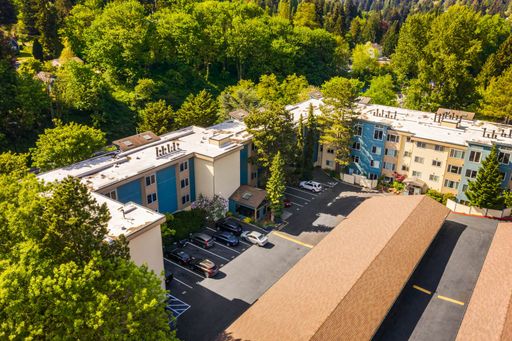 2210 NE 92nd St Unit 104, Seattle, WA