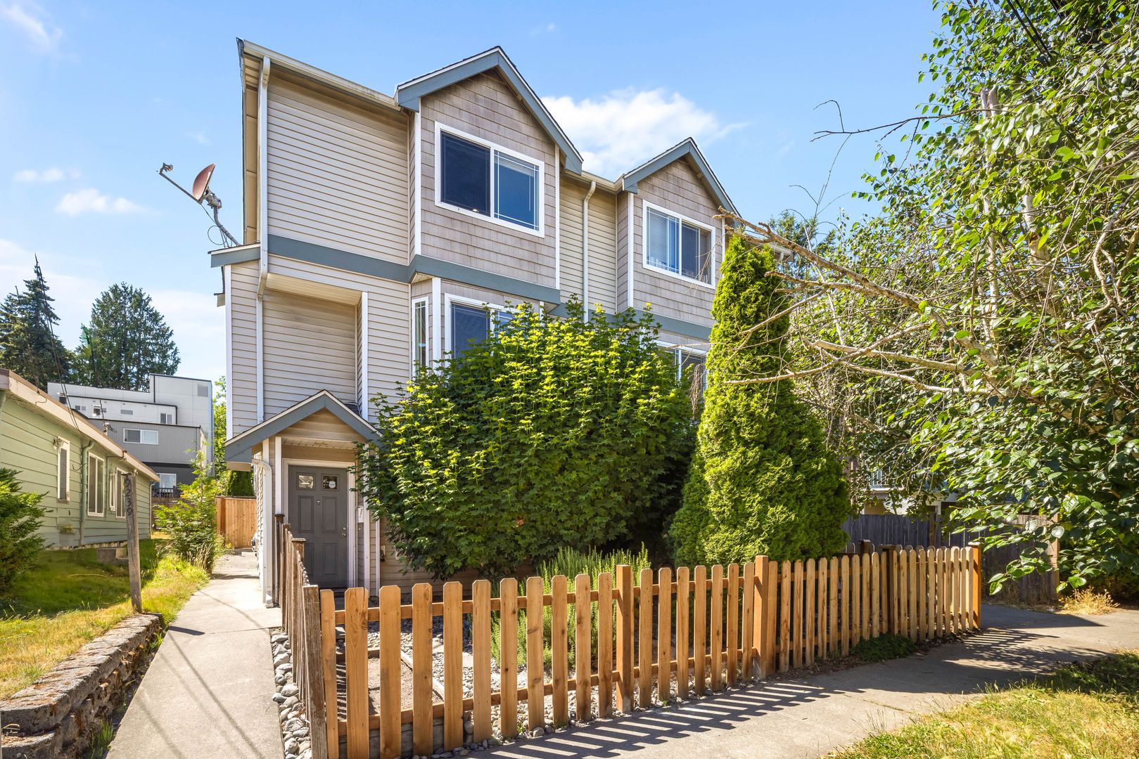 Seattle Townhome: 9237 Ashworth Avenue N