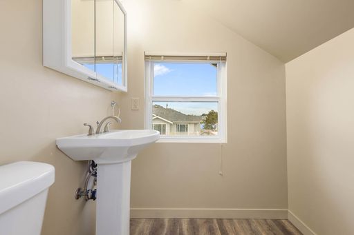 Listing photo thumbnail