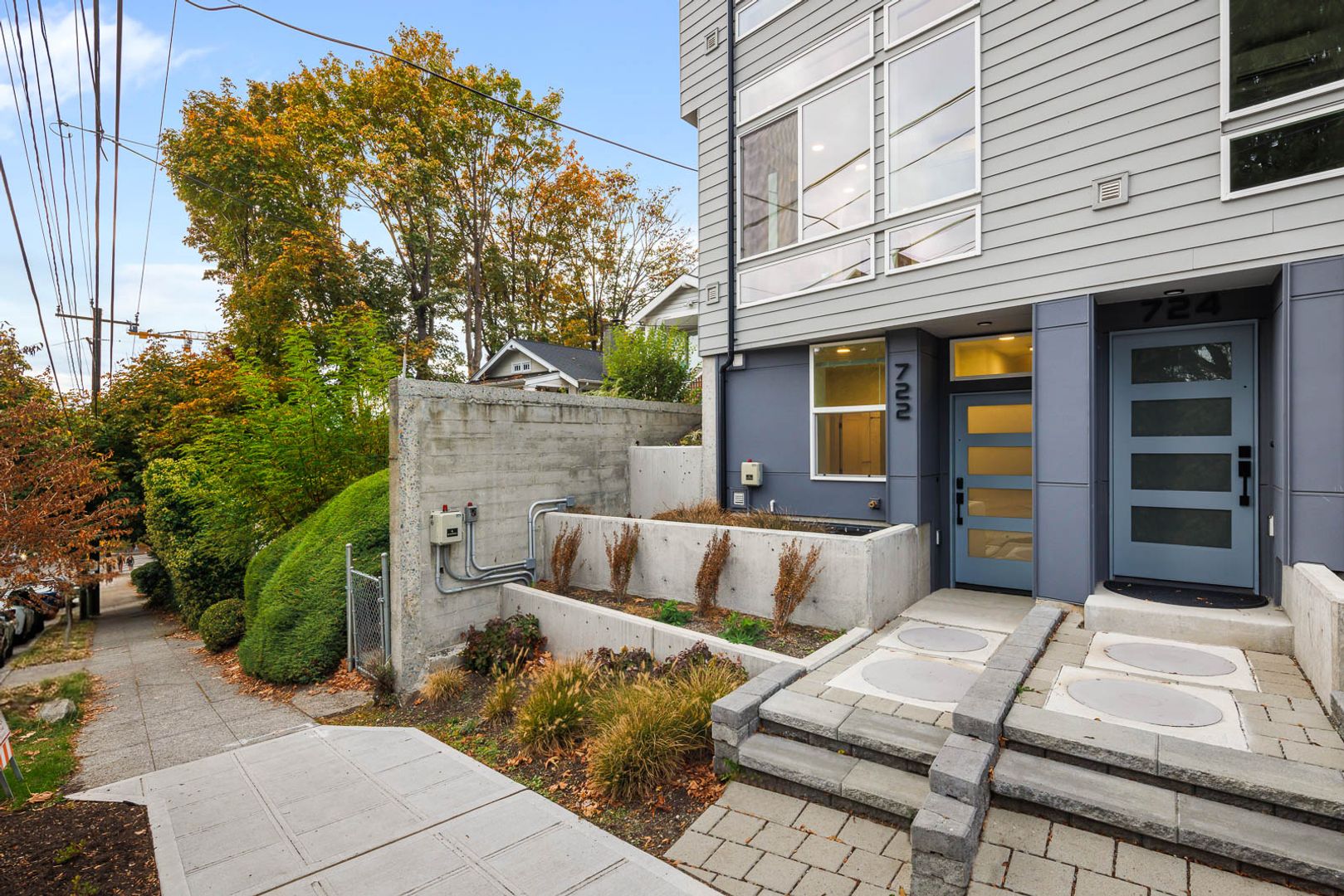 722 N 36th St, Seattle, WA photo 2