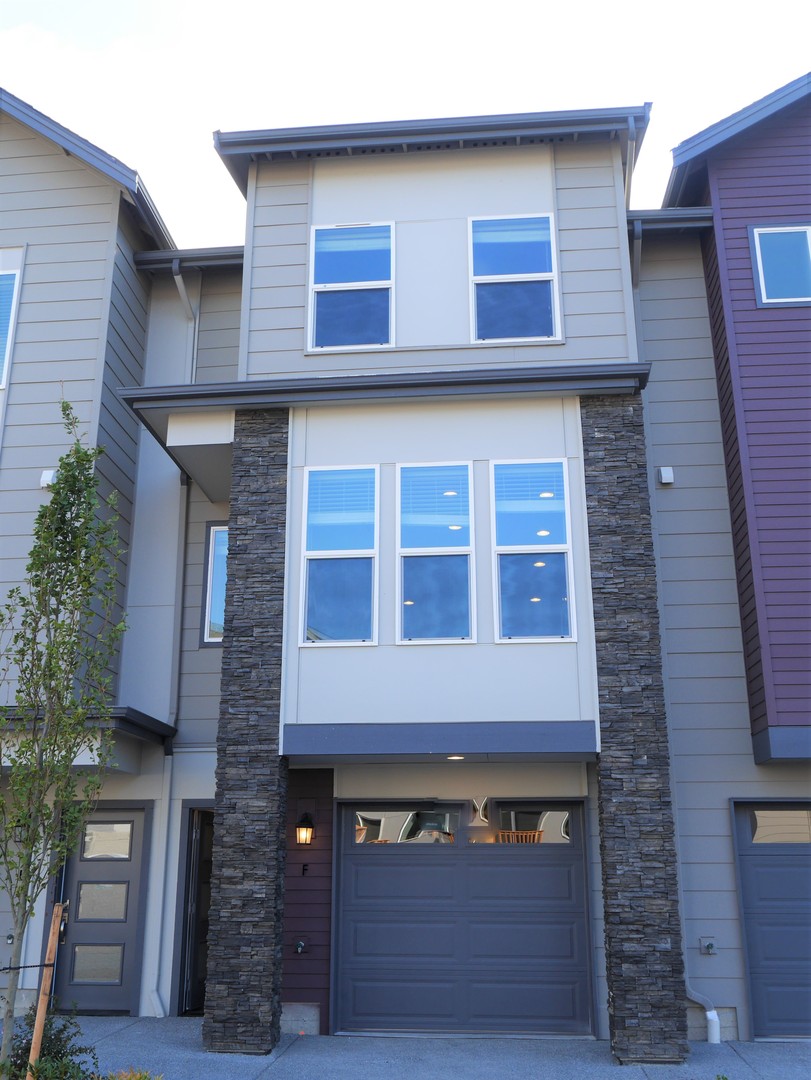 Everett Townhome: 1925 129th Pl. SW