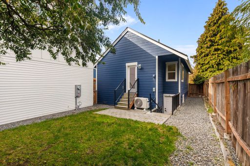 Listing photo thumbnail
