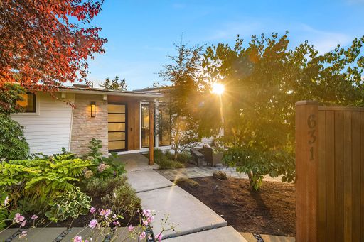 631 11th Avenue W, Kirkland, WA