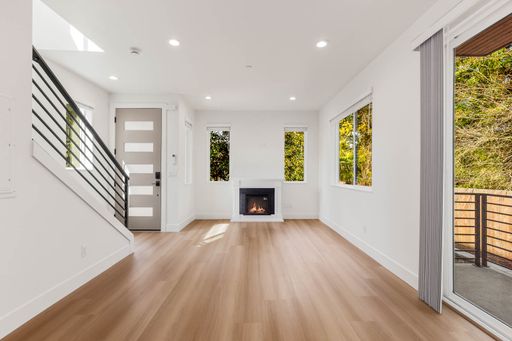 Listing photo thumbnail