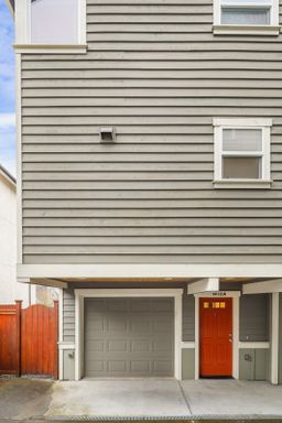 Listing photo thumbnail