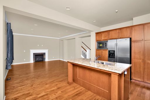 Listing photo thumbnail