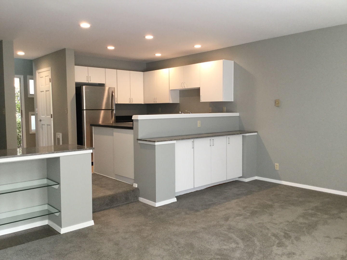 Kirkland Apartment: 325 4th Ave